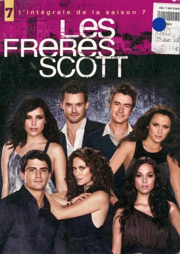 Livrenpoche : Les Frères Scott - Saison 7 - James Lafferty, Paul Johansson, Sophia Bush, Liz Friedlander, Clark Mathis, Les Butler, Mark Schwahn, Joe Davola, Jessica Landaw, Bethany Joy Galeotti, Chad Graves, Gregory Prange, Peter B. Kowalski, Janice Cooke-Leonard, Michael J. Leone - DVD