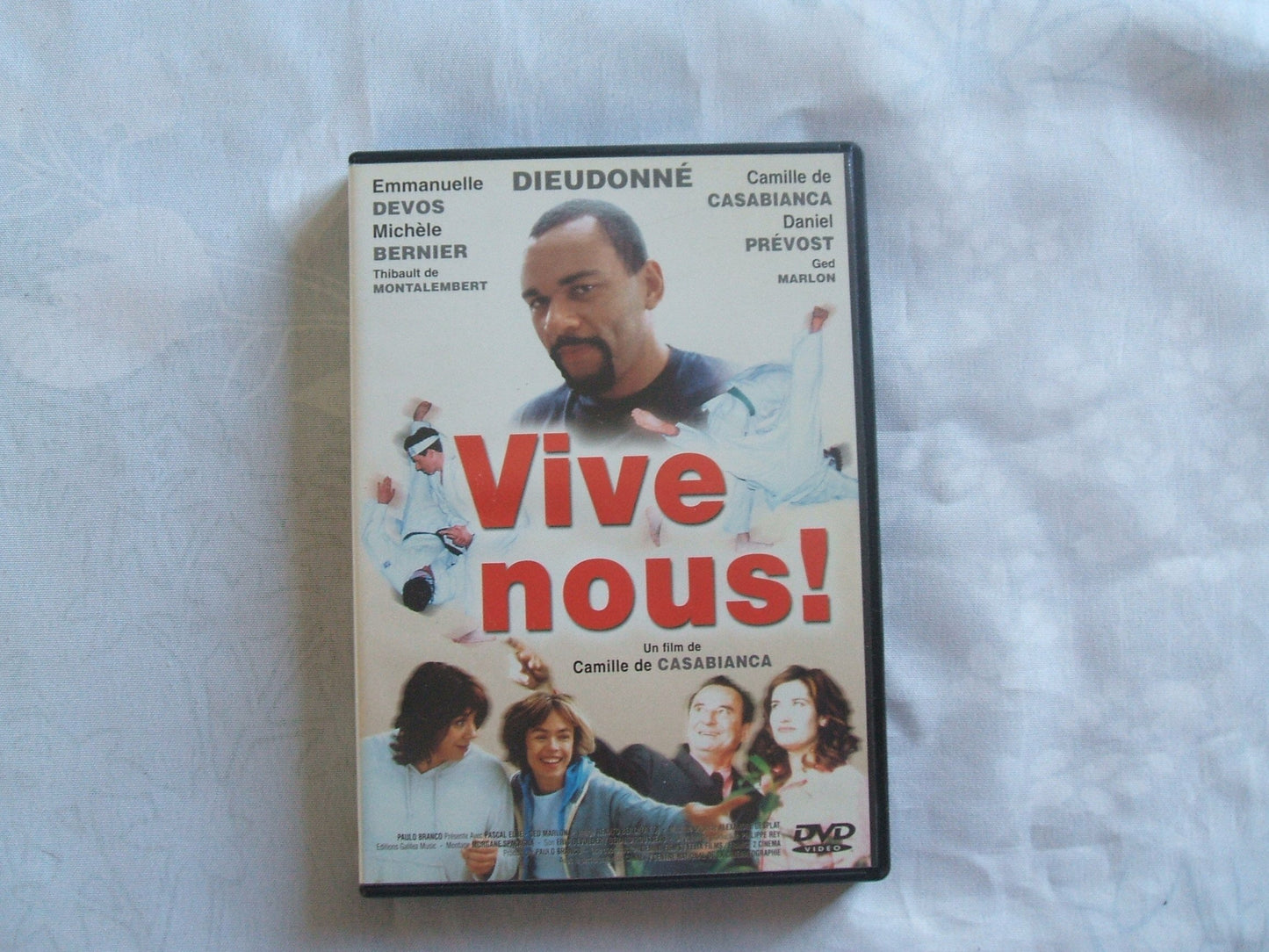 Livrenpoche : Vive nous - Camille de Casabianca, Dieudonné, Daniel Prévost, Michèle Bernier, Emmanuelle Devos - DVD