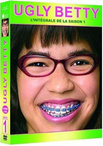 Livrenpoche : Ugly Betty, saison 1 - coffret 6 DVD - Ken Whittingham, Richard Shepard, Tricia Brock, Lev L. Spiro, Wendey Stanzler, Jeff Melman, Tamra Davis, Sarah Pia Anderson, James Hayman, Michael Spiller, Victor Nelli Jr., Paul Lazarus, Rodman Flender, Jamie Babbit, Sheree Folkson, Miguel Arteta, Marco Pennette - DVD