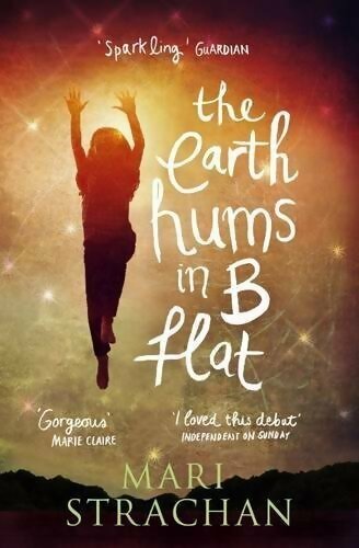 Livrenpoche : The earth hums in B flat - Mari Strachan - Livre
