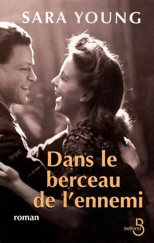 Livrenpoche : Dans le berceau de l'ennemi - Sara Young - Livre