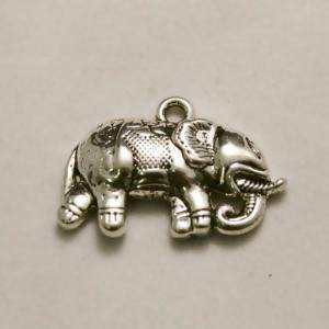 Perle en métal breloque éléphant profil gravé 27x17mm couleur argent (x 1)