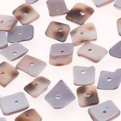 Perles en coquillage forme petits Carrés 5x5mm (x 10)