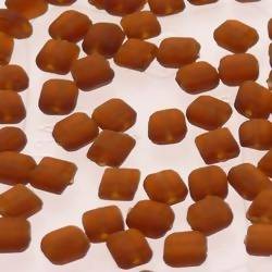 Perles en verre forme petit carré 6x6mm couleur ambre givré (x 10)
