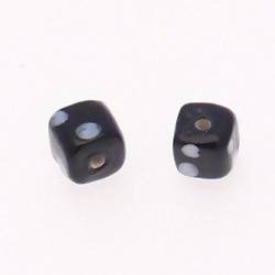 Perles en verre forme Cube 10mm couleur noir à pois blancs (x 2)