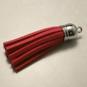 Pampille daim 50x10mm couleur rouge (x 1)