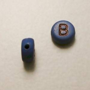 Perles acrylique alphabet Lettre B Ø8mm rond couleur bleu lettre noire (x 2)