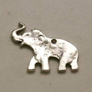Perle en métal breloque éléphant profil martelé 25x17mm coul. argent (x 1)