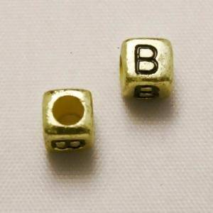Perles Acrylique Alphabet Lettre B 6x6mm carré blanc fond or (x 2)