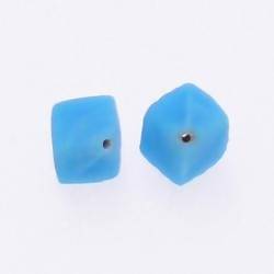 Perle en verre forme cube 10x10mm couleur bleu ciel givré (x 2)