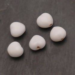 Perle en verre petit coeur 10mm couleur blanc opaque (x 5)