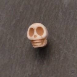 Perle en pierre Howlite breloque forme tête de mort 10x15mm couleur blanc cassé (x 1)