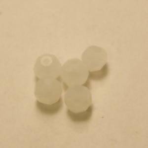Perle en verre ronde facettes Ø6mm couleur blanc opaque (x 5)