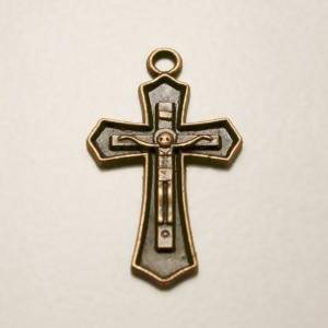 Perle en métal breloque croix chrétienne 18x22mm couleur cuivre (x 1)