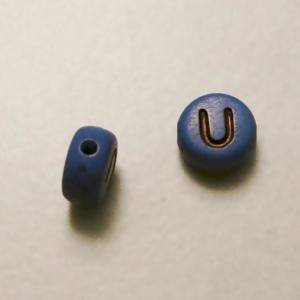 Perles acrylique alphabet Lettre U Ø8mm rond couleur bleu lettre noire (x 2)