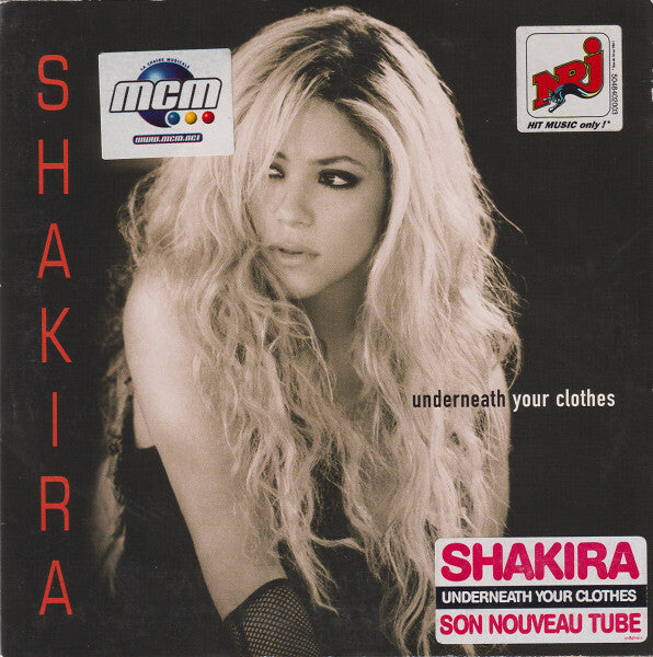 Livrenpoche : Shakira - Underneath Your Clothes - Shakira - CD