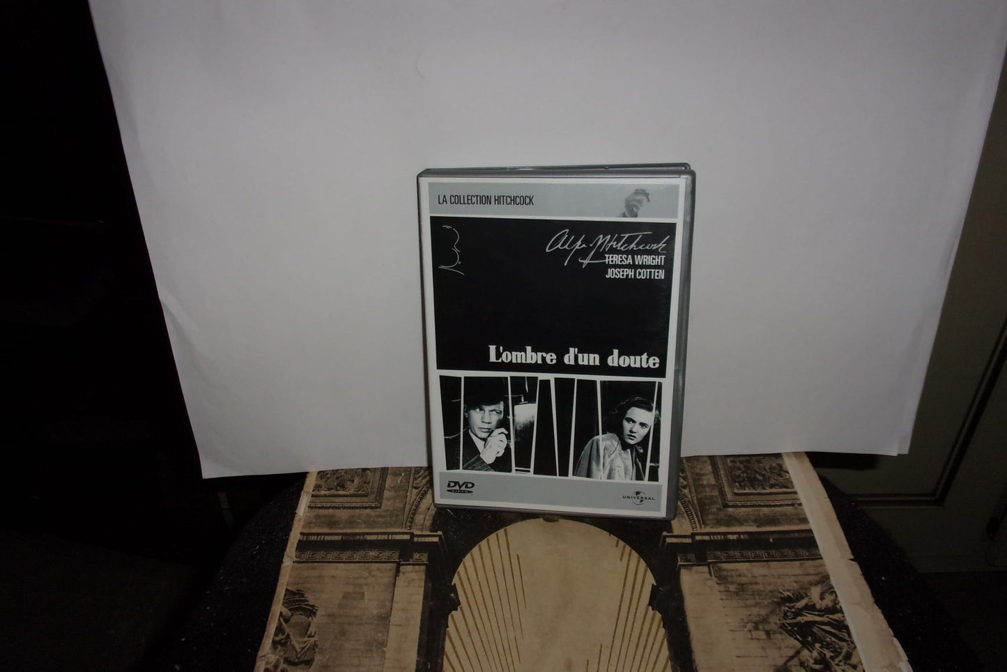 Livrenpoche : l'ombre d'un Doute - Alfred Hitchcock - DVD