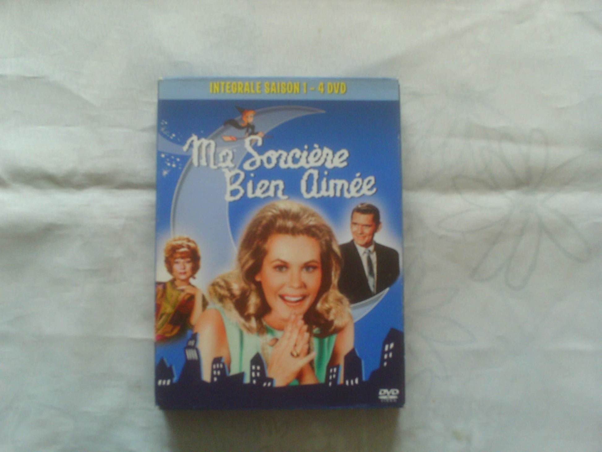 Livrenpoche : Ma sorcière bien aimée : L'Intégrale saison 1 - Coffret Digipack 4 DVD - Sol Saks - DVD