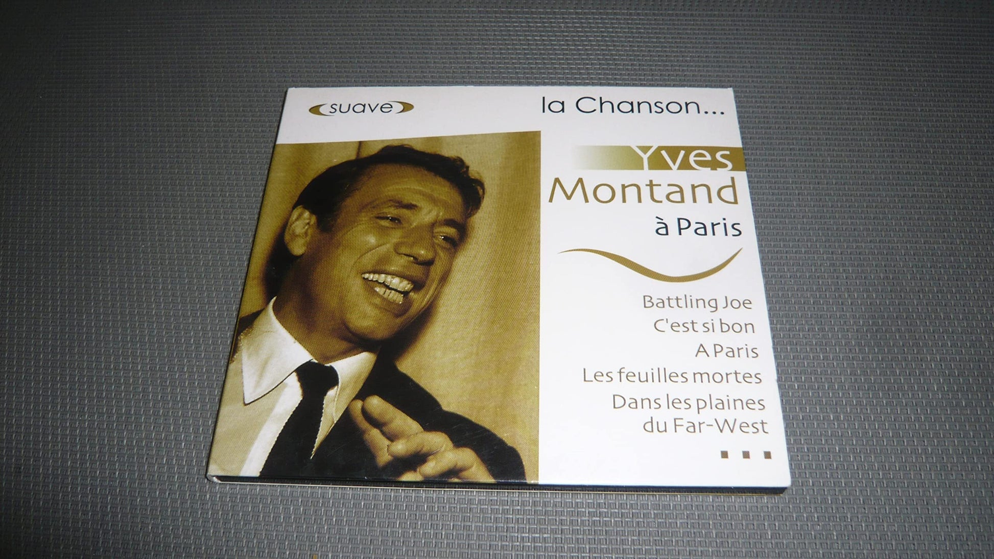 Livrenpoche : Collection Suave la chanson - A Paris - Montand, Yves - CD