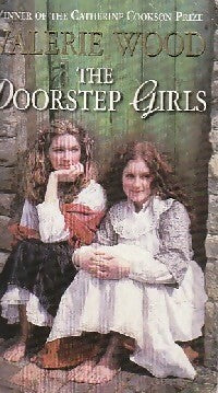 Livrenpoche : The doorstep girls - Valerie Wood - Livre