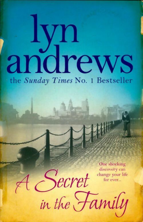 Livrenpoche : A secret in the family - Lyn Andrews - Livre