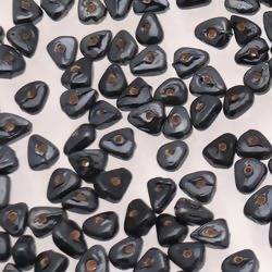 Perles en verre forme petit triangle couleur noir brillant (x 10)