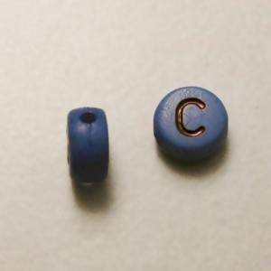 Perles acrylique alphabet Lettre C Ø8mm rond couleur bleu lettre noire (x 2)