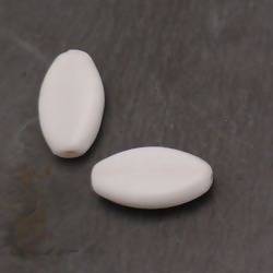Perle en verre ovale plat 30mm couleur blanc opaque (x 2)