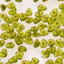 Perles en verre forme petit triangle couleur vert olive transparent (x 10)