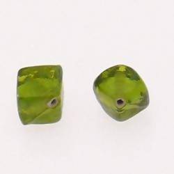 Perle en verre forme cube 10x10mm couleur vert olive transparent (x 2)
