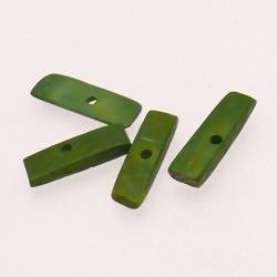 Perles en bois léger forme stick plat 18x5mm couleur vert (x 4)