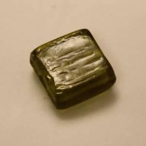 Perles en verre forme carré feuille argent 18x18mm couleur vert olive (x 1)