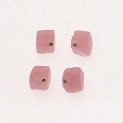 Perle en verre forme cube 7x7mm couleur rose opaque (x 4)