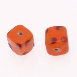Perles en verre forme Cube 10mm couleur orange à pois chocolat & kaki (x 2)