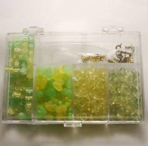 Boite kit DIY perles + alphabet vert clair et jaune avec fils (x 1)