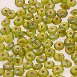 Perles en verre forme soucoupes Ø8mm couleur vert olive brillant (x 10)