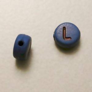 Perles acrylique alphabet Lettre L Ø8mm rond couleur bleu lettre noire (x 2)