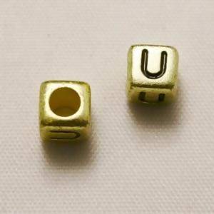 Perles Acrylique Alphabet Lettre U 6x6mm carré blanc fond or (x 2)