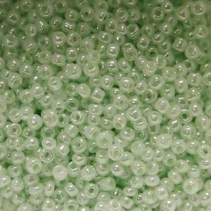 Perles de Rocaille 2mm couleur vert pâle transparent brillant (x 20g)
