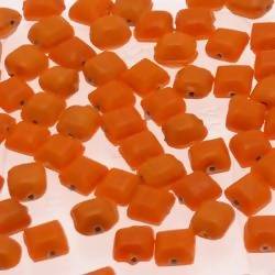 Perles en verre forme petit carré 6x6mm couleur orange opaque (x 10)