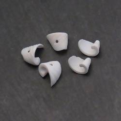 Perles petites spirales blanches en coquillage (x 5)