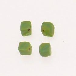 Perle en verre forme cube 7x7mm couleur vert pomme opaque (x 4)