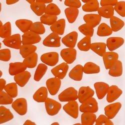 Perles en verre forme petit triangle couleur orange givré (x 10)
