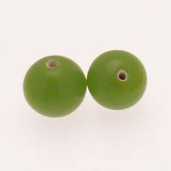 Perle en verre ronde Ø14mm couleur vert prairie opaque (x 2)