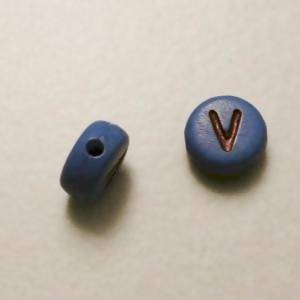 Perles acrylique alphabet Lettre V Ø8mm rond couleur bleu lettre noire (x 2)