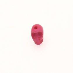 Perle résine forme crâne 11mm couleur rose fushia (x 1)