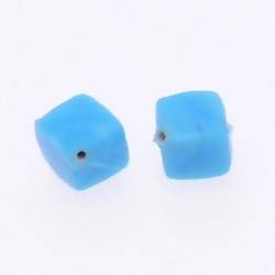 Perle en verre forme cube 10x10mm couleur bleu Ciel opaque (x 2)