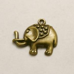 Perle en métal breloque éléphant profil avec tapis 22x18mm coul. cuivre (x 1)