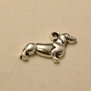 Perle en métal breloque forme de chien teckel 19x11mm couleur Argent (x 1)