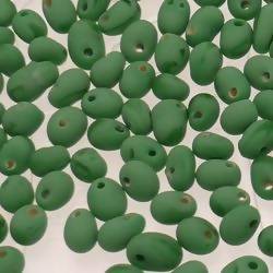 Perles en verre forme de petite goutte Ø5mm couleur vert jardin givré (x 10)
